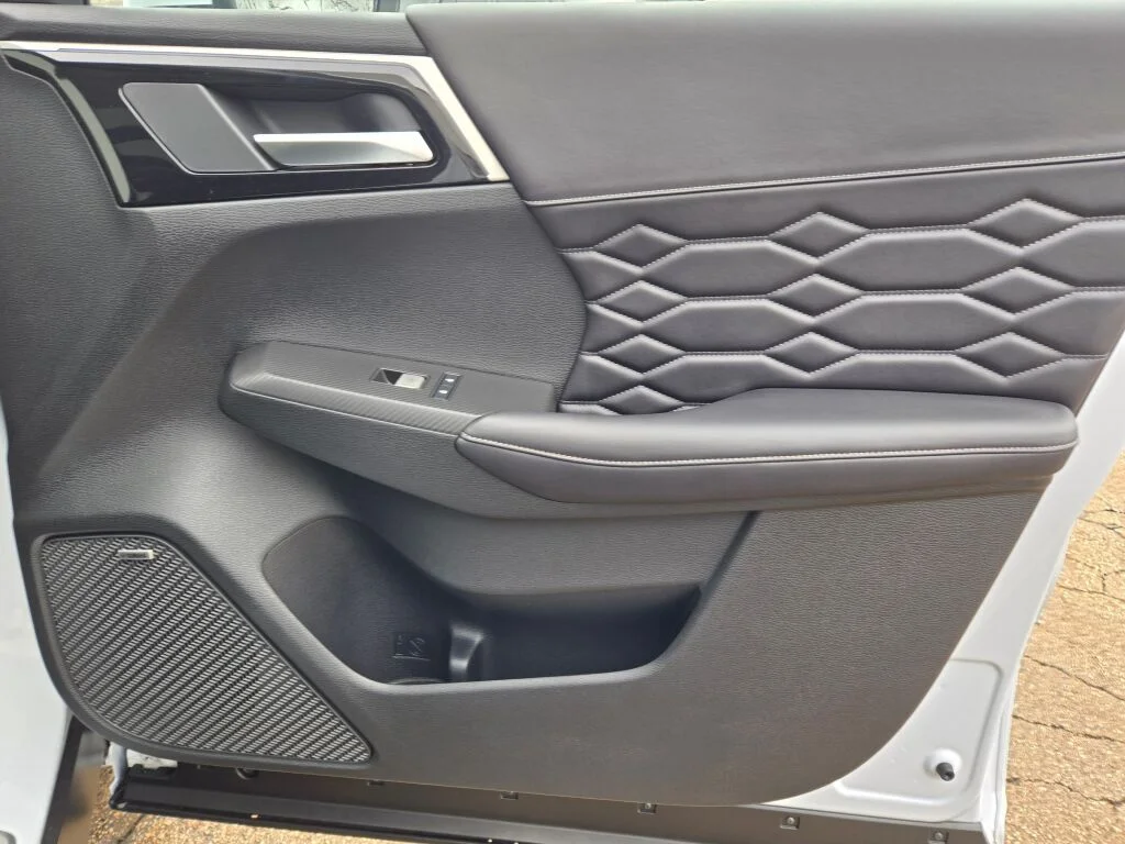 2026 Mitsubishi Outlander SEL - Photo 7
