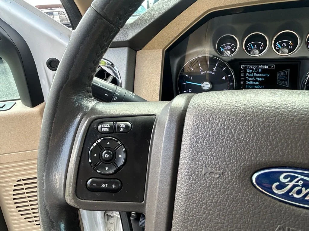 Used 2016 White Platinum Clearcoat Metallic Ford Lariat image 18