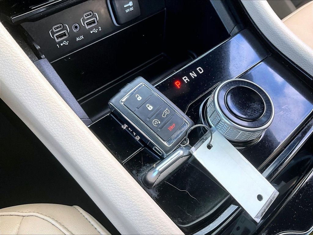 Used 2023 Metallic Jeep Limited image 31