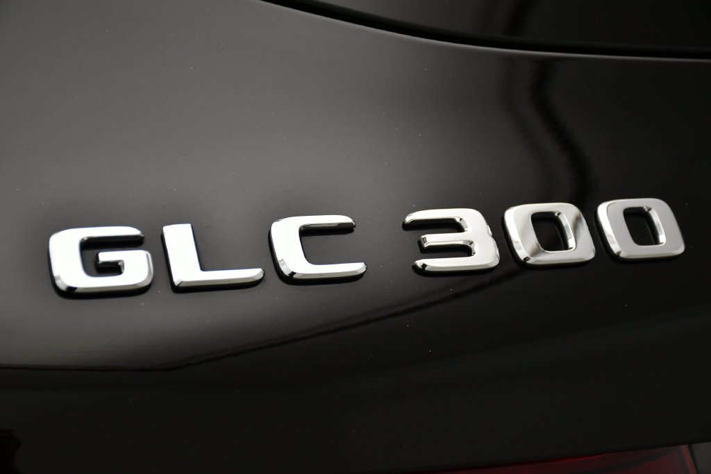 Certified Used 2022 Black Mercedes-Benz GLC 300 image 9