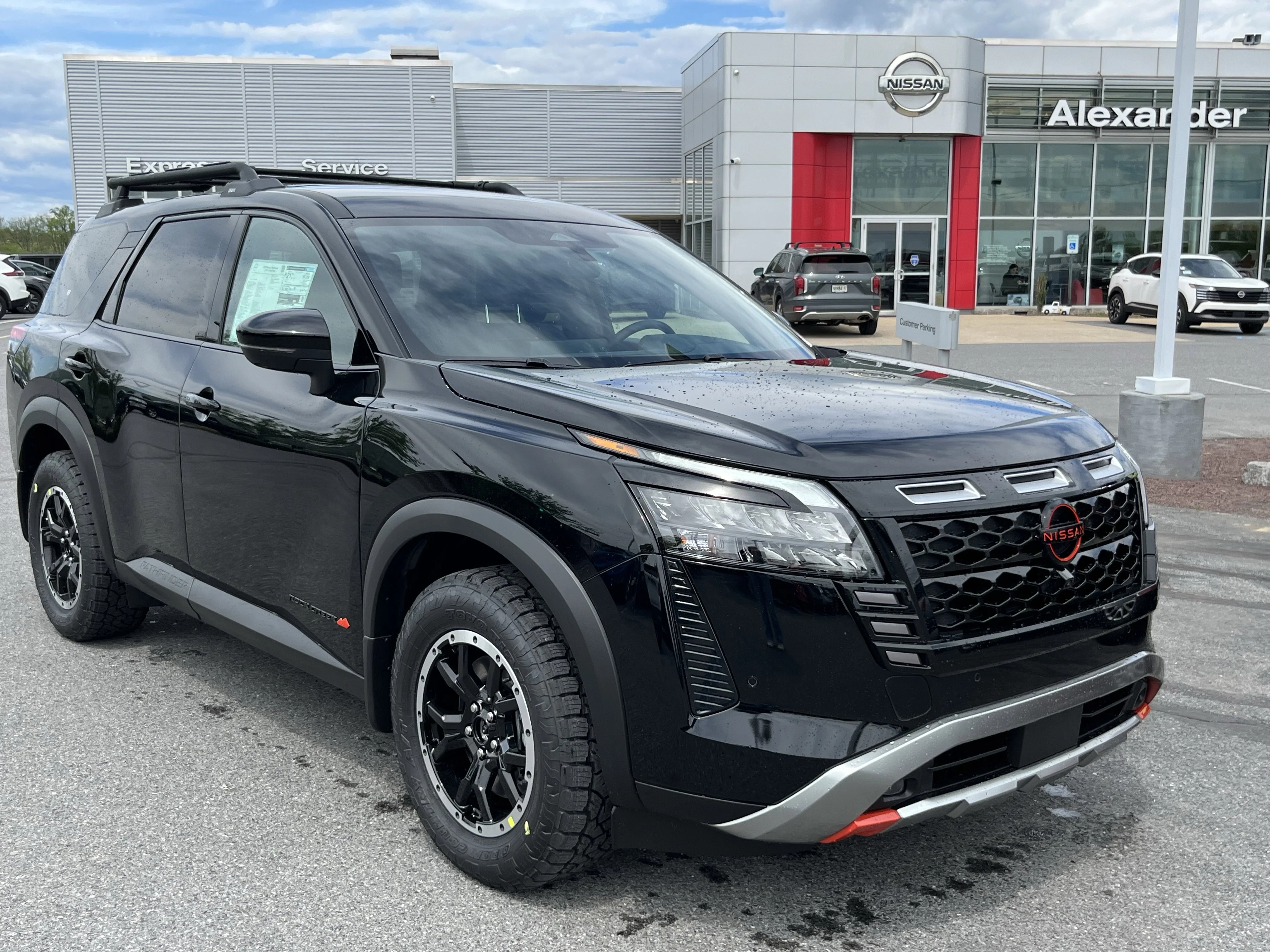 2026 Nissan Pathfinder Rock Creek 4WD's photo