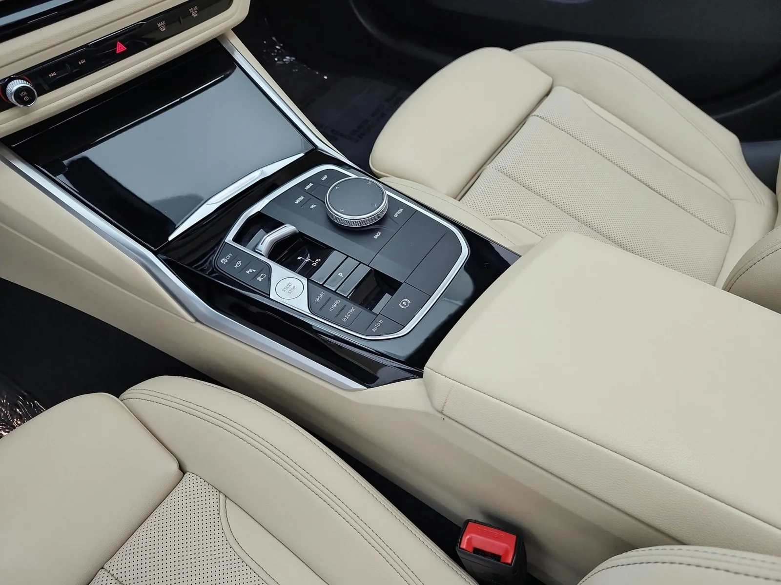 Used 2024 Alpine White BMW 330e Plug-In Hybrid image 11