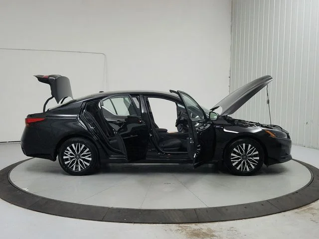 New 2026 Black Nissan 2.5 SV image 16