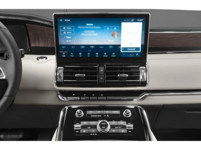 Used 2023 Black Lincoln Reserve image 10