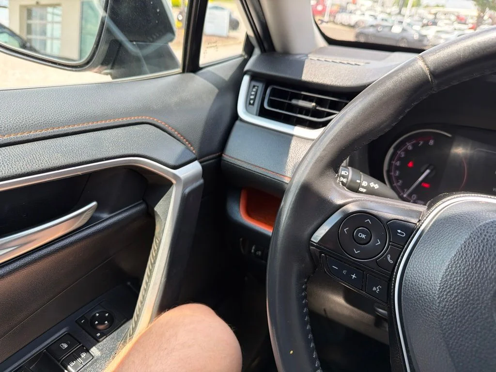 Used 2020  Toyota Adventure image 21