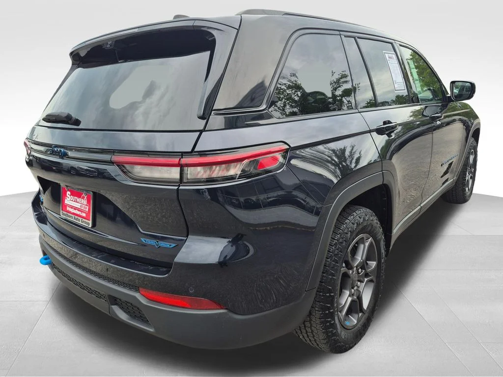 Used 2024 Black Jeep Trailhawk 4xe image 12