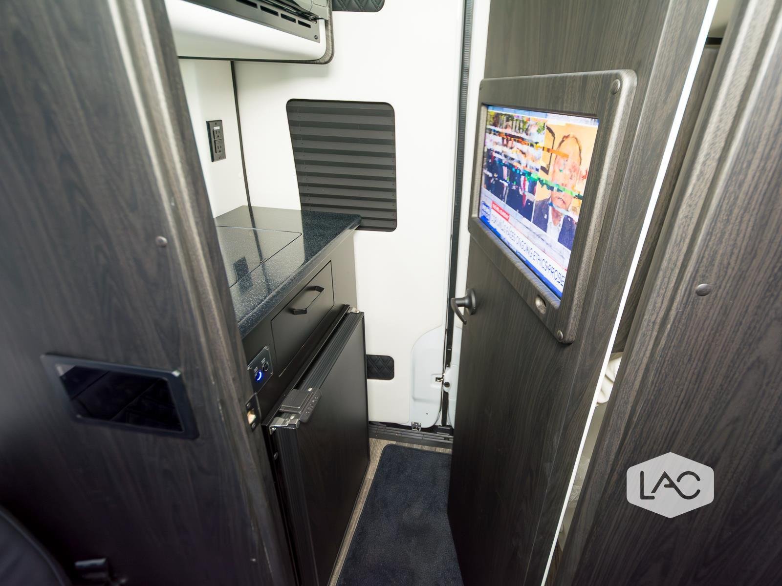 New 2026 WHITE OGV LUXURY COACH AWD (10OBA)1080 ANYWHERE w/ ADV PKG 2.1 image 14
