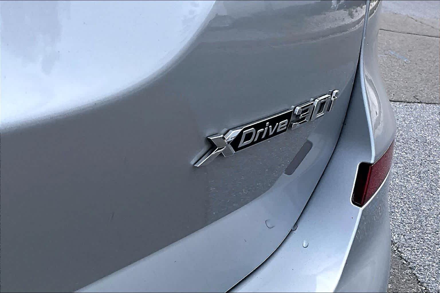 Used 2019 Glacier Silver Metallic BMW xDrive30i image 30