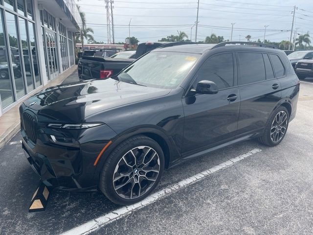2025 BMW X7 xDrive40i's photo