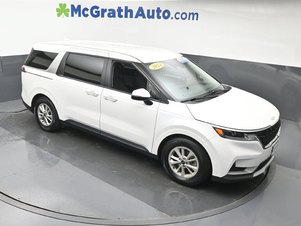Used 2024 White Kia LX image 3