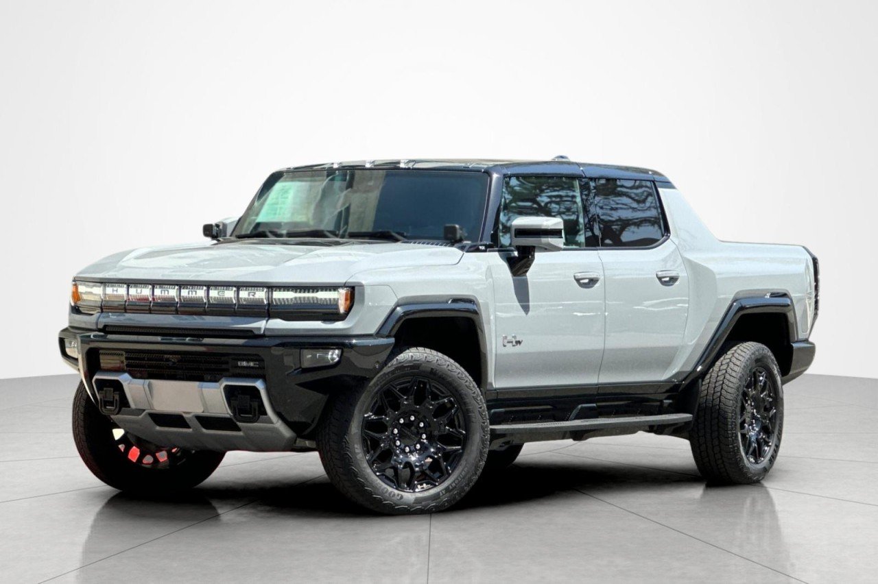 2024 GMC Hummer EV 2X's photo