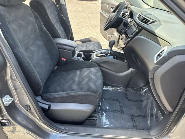 Used 2016 Gray Nissan SV image 10