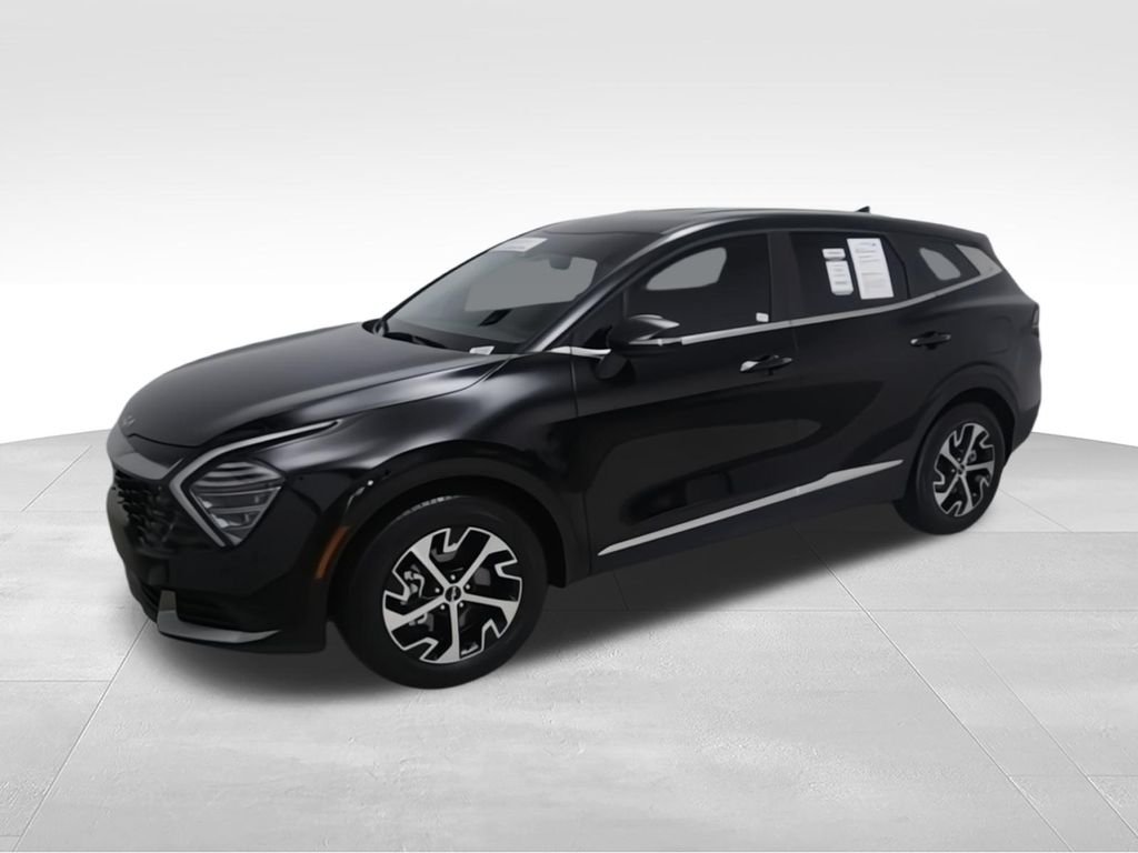 Used 2025 Black Kia EX image 5