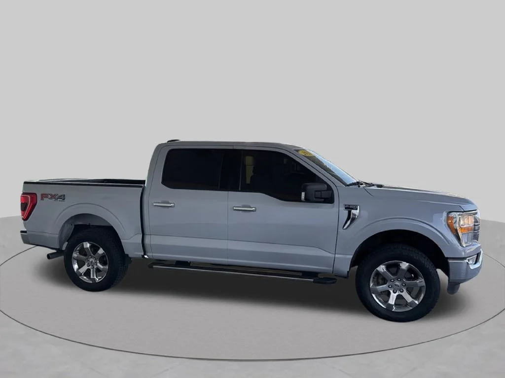 Used 2021 White Metallic Ford XLT image 15