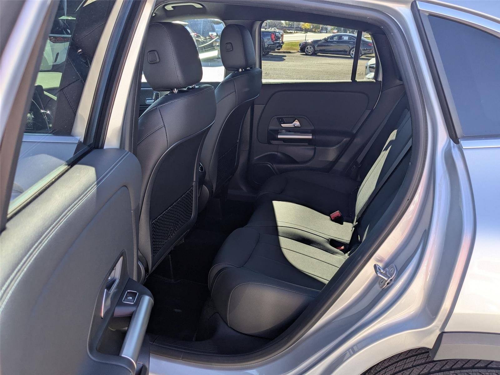 Used 2025 Cirrus Silver Metallic Mercedes-Benz GLA 250 image 23