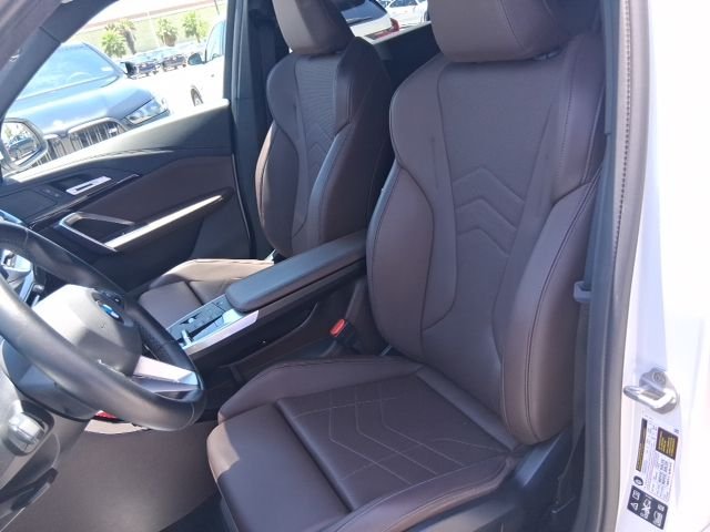 Used 2025 White BMW xDrive28i image 14