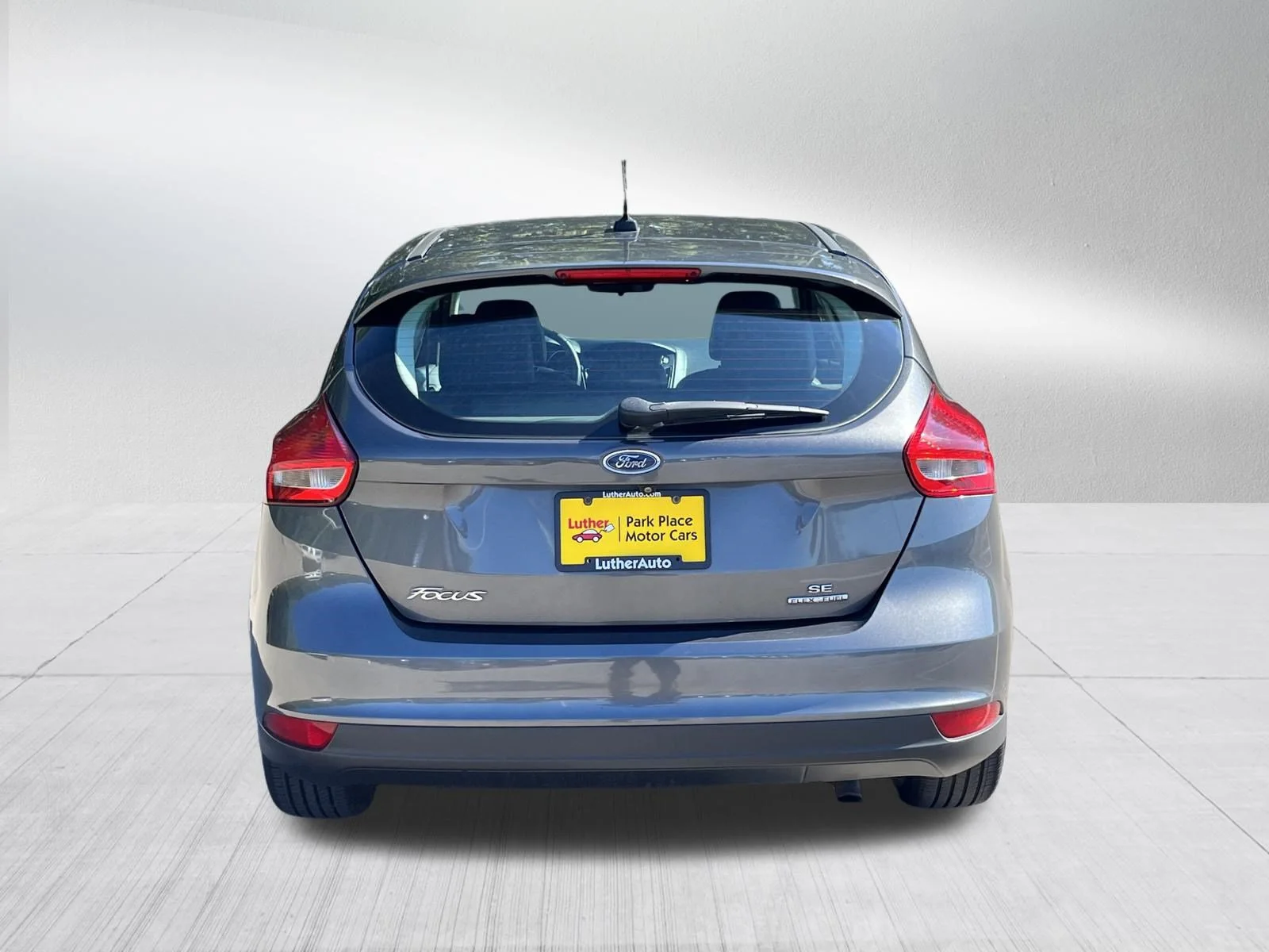 Used 2015 Magnetic Ford SE image 6