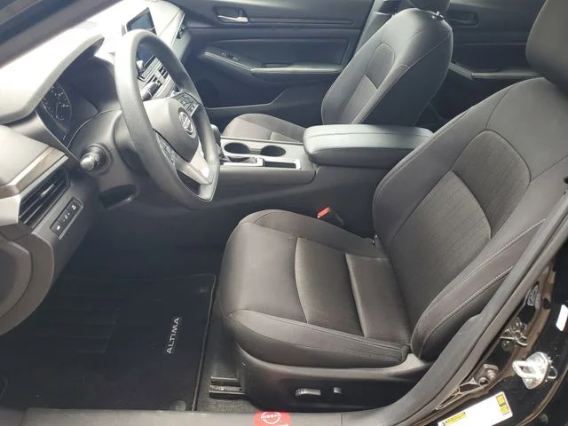 2025 Nissan Altima SV - Photo 21