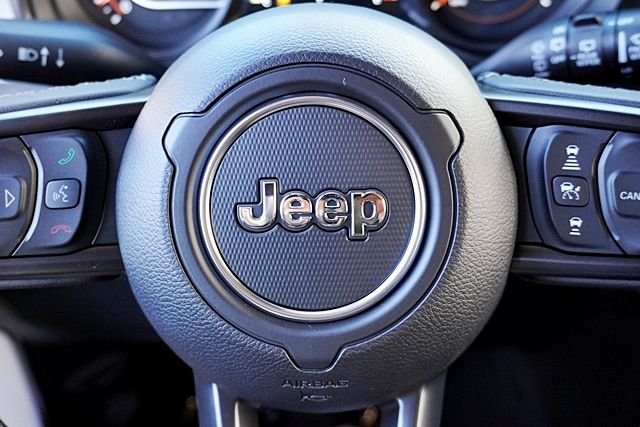 New 2026 Bright White Clear-Coat Exterior Paint Jeep Sport S image 43