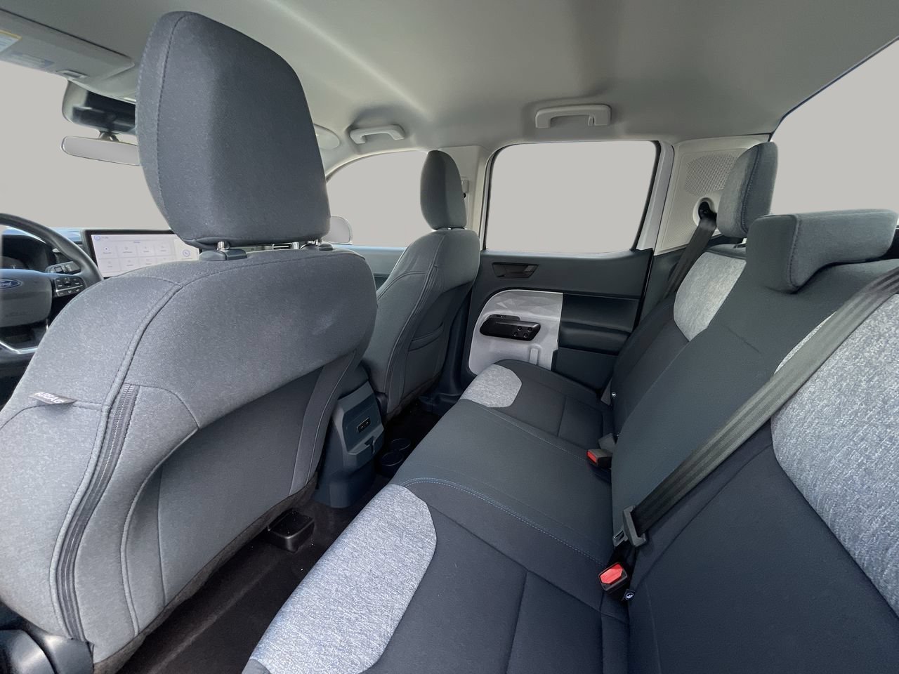 New 2026 Oxford White Ford XLT image 16