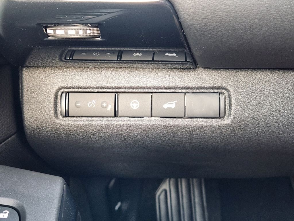 2026 Nissan Pathfinder SV - Photo 22