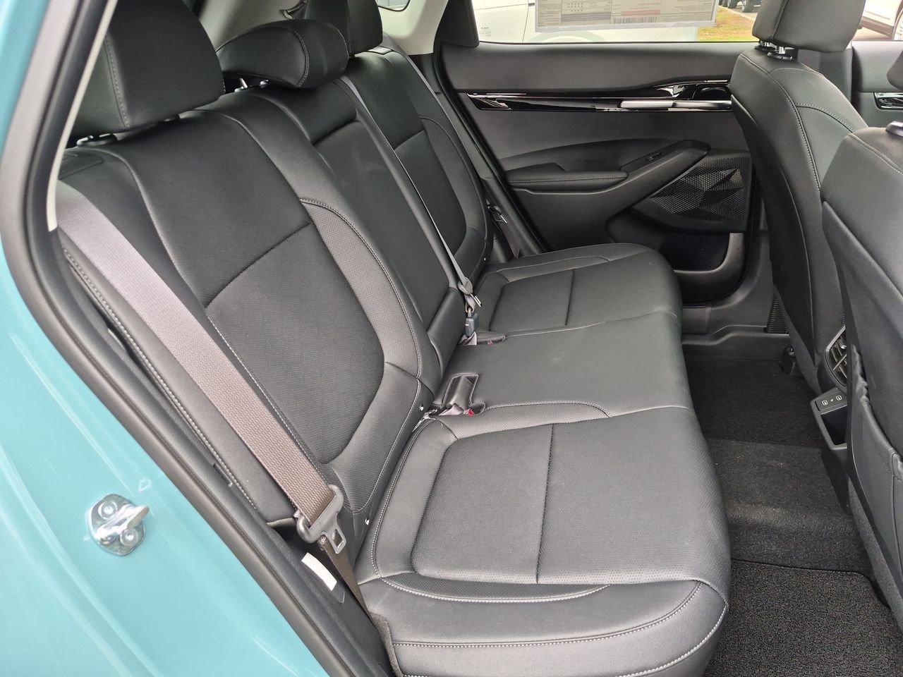 New 2026 Pluton Blue Kia EX image 28