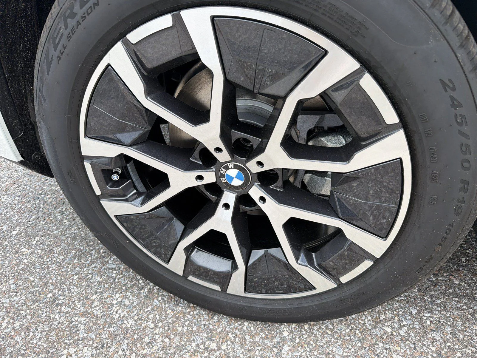 New 2026 Mineral White Metallic BMW 30 xDrive image 9