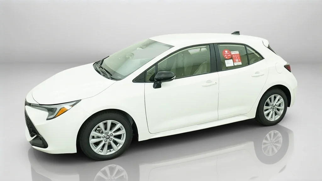New 2027 Ice Cap Toyota SE image 4