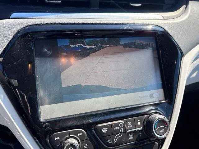 Used 2017 White Chevrolet LT image 6
