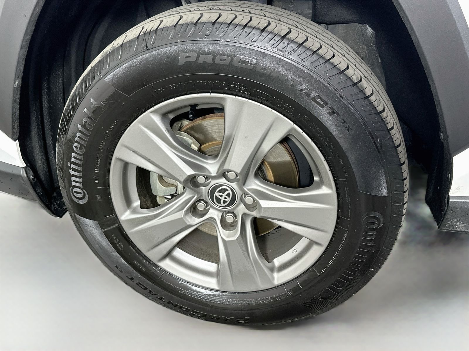 Used 2024 Ice Toyota XLE image 31
