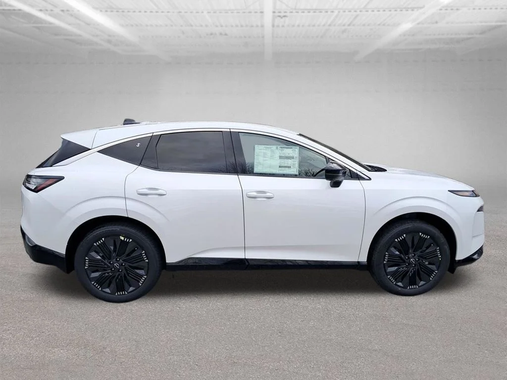 New 2026 White Nissan Platinum image 7