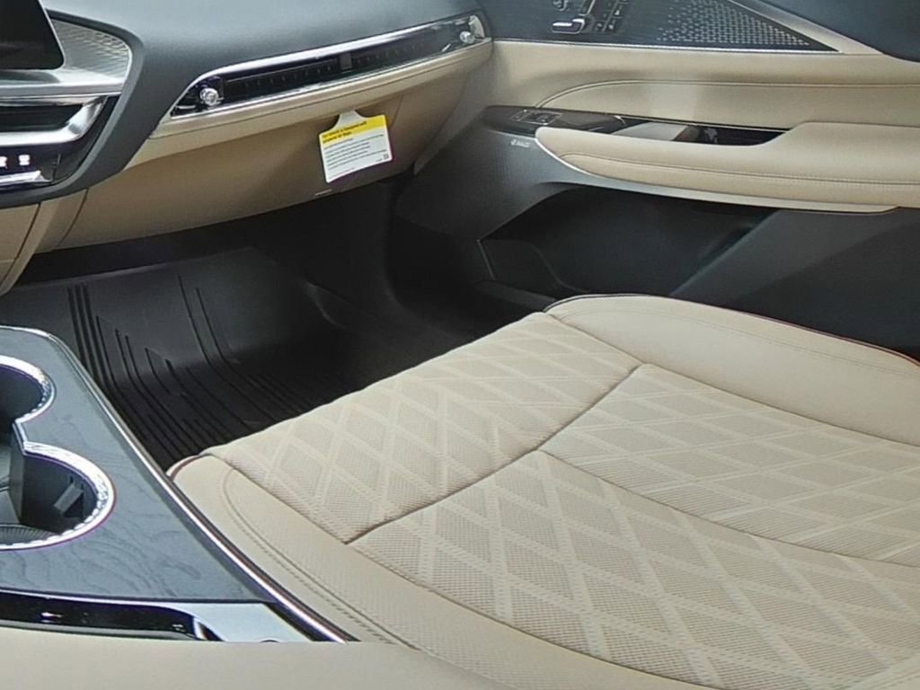 2025 Cadillac LYRIQ Luxury 3 - Photo 14