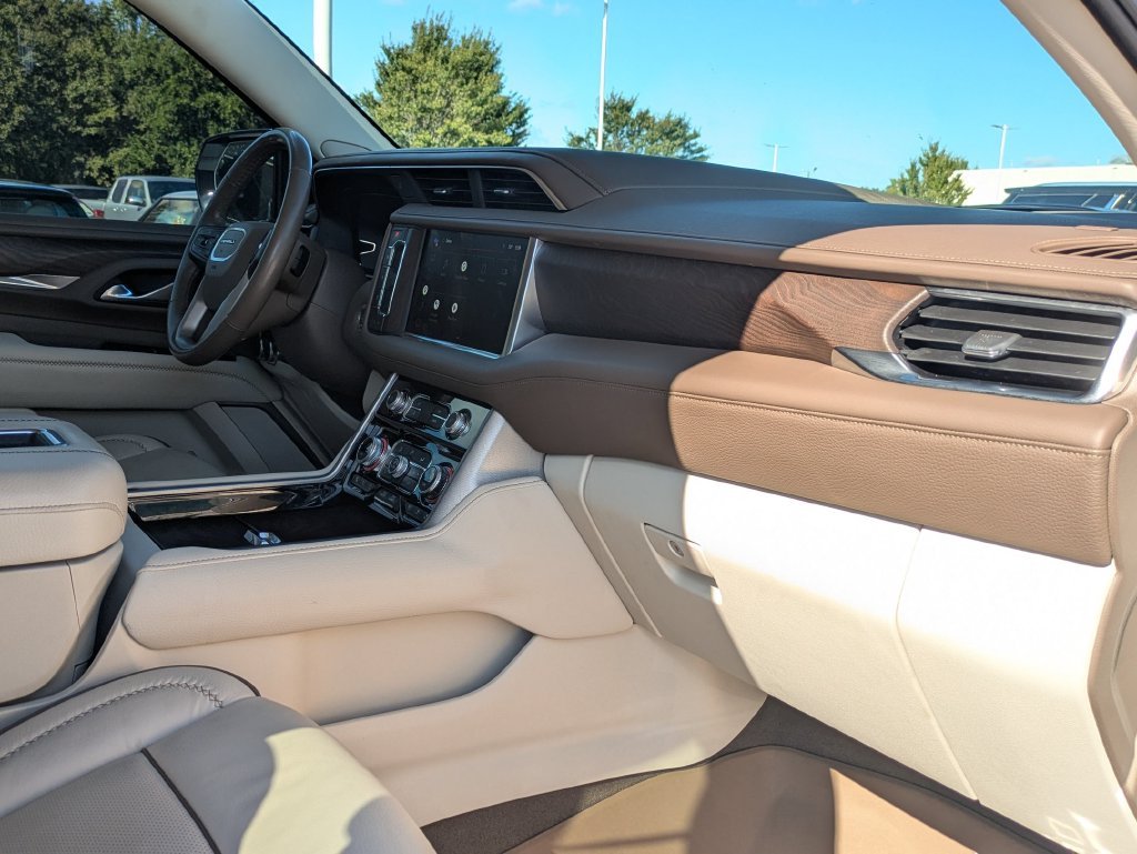 Used 2022 White GMC Denali image 26