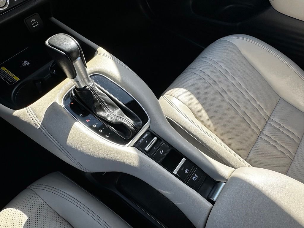 Used 2024  Honda EX-L image 29