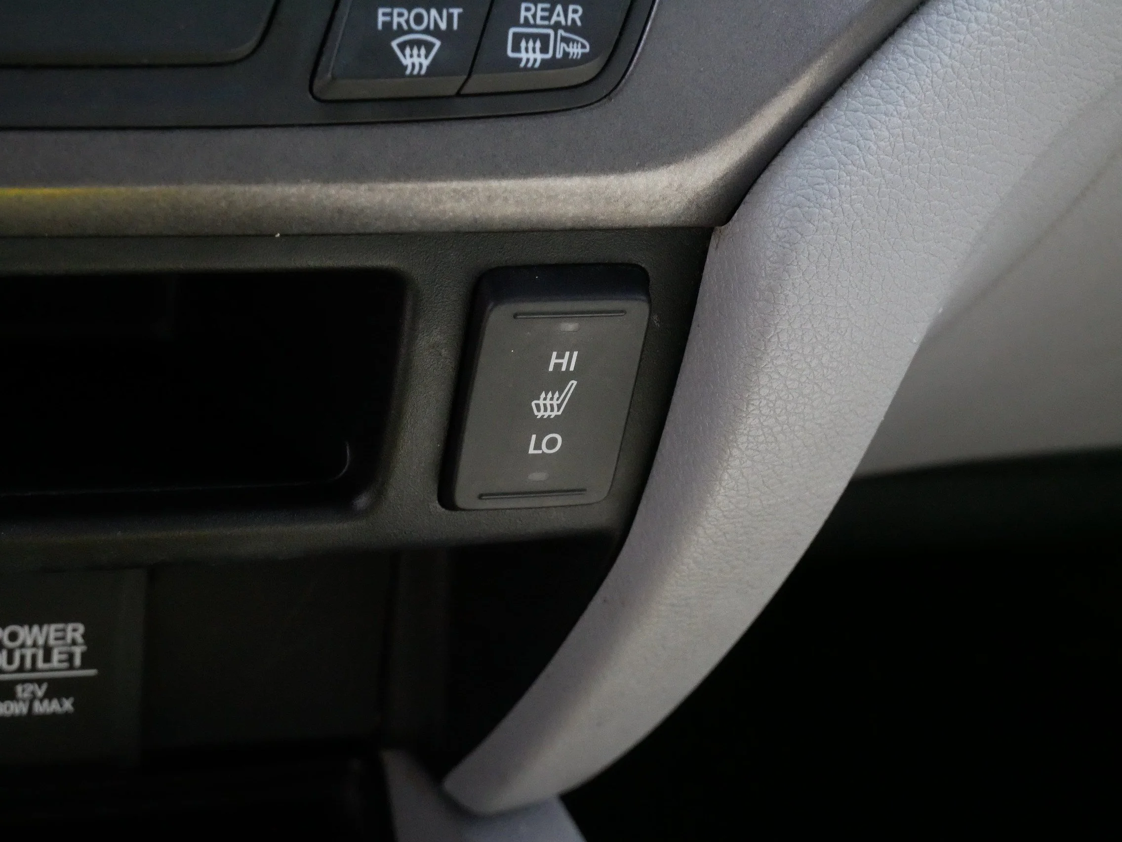 Used 2018 Lunar Silver Metallic Honda RTL image 27