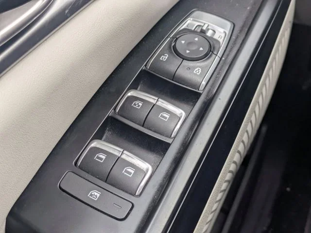 Used 2024 Red Kia LX image 20