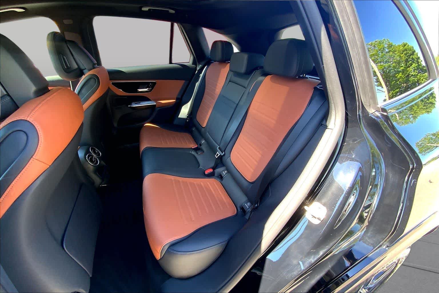 Certified Used 2026 Black Mercedes-Benz GLC 300 image 19