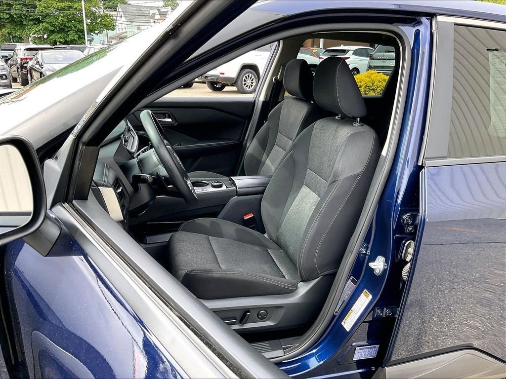 Used 2024 Blue Nissan SV image 10