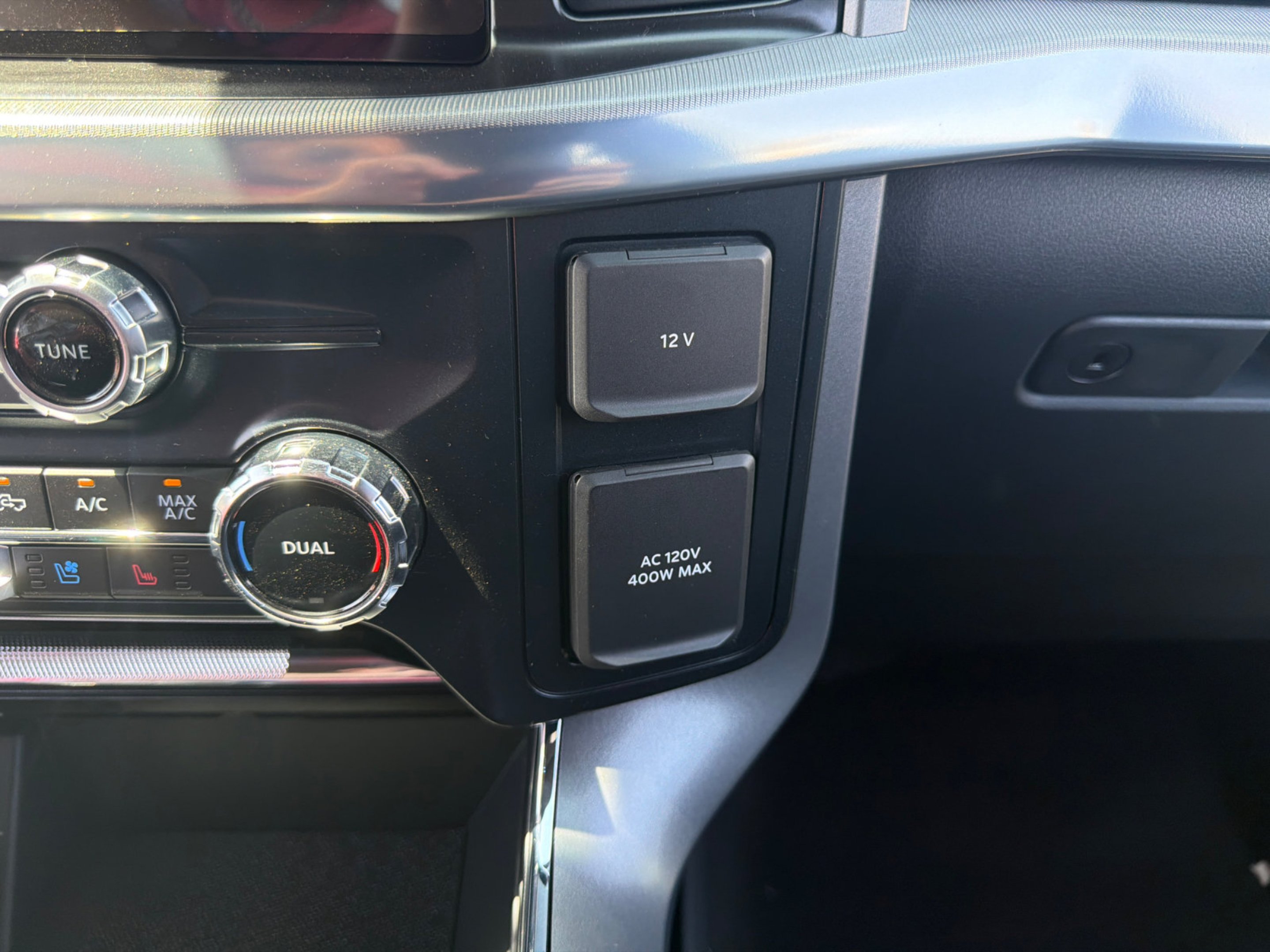 New 2026 Star White Metallic Tri-Coat Ford Lariat® image 29