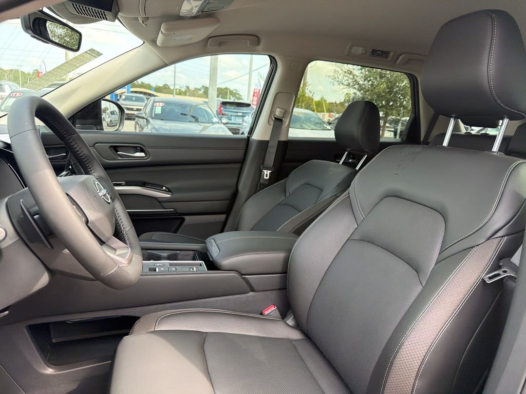 New 2026 Nissan Pathfinder SL 4D Sport Utility