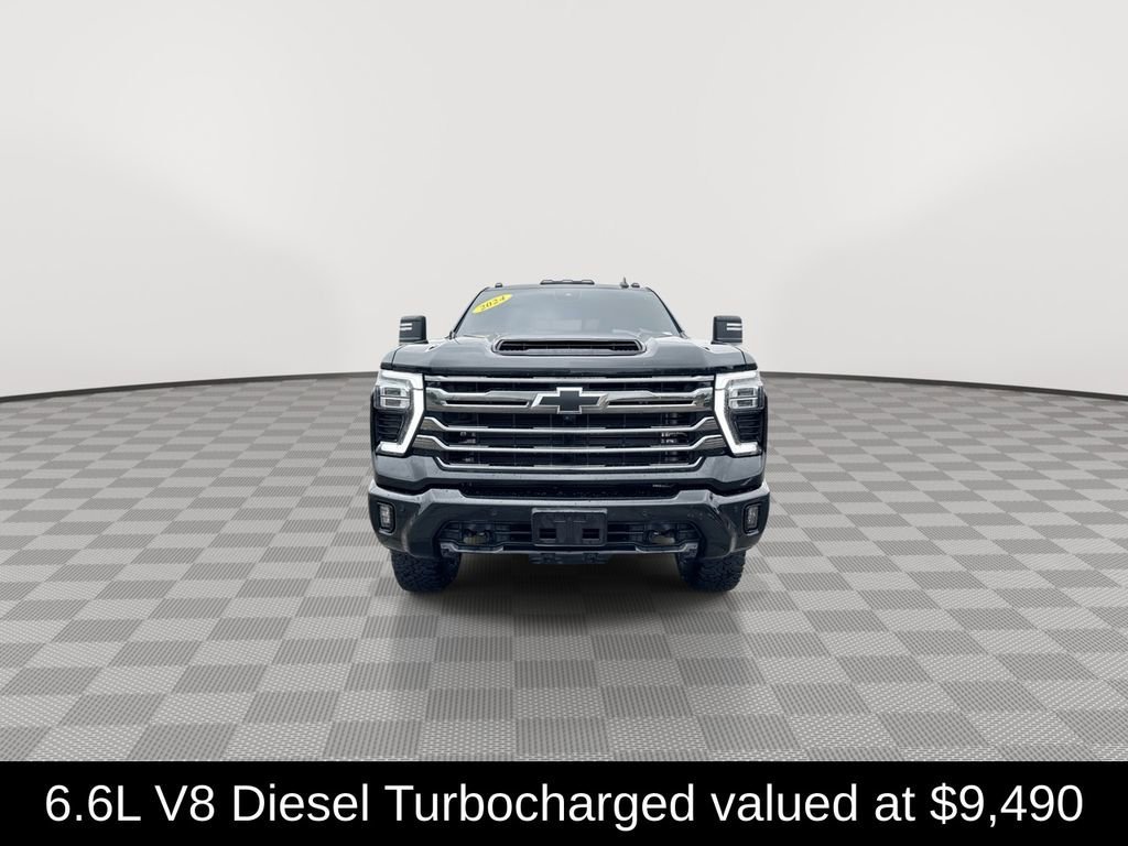 Used 2024 Black Chevrolet High Country image 5