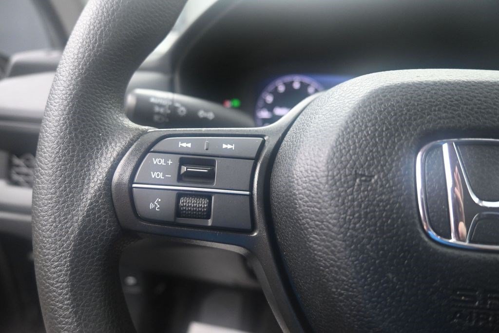 Certified Used 2025 Crystal Black Pearl Honda LX image 19