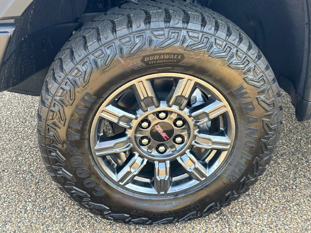 2026 GMC Sierra 1500 AT4X - Photo 6