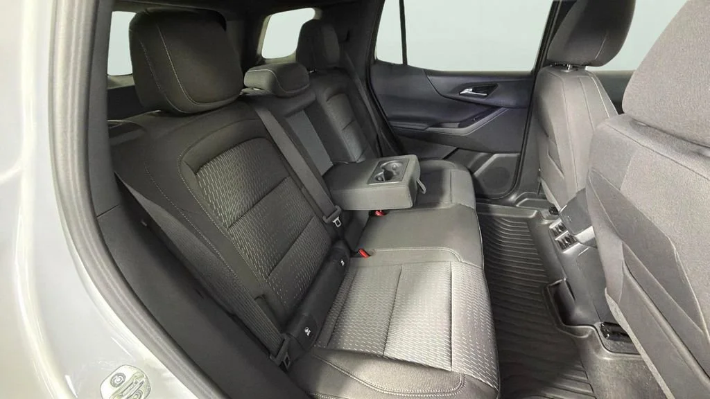 Used 2026 Summit White Chevrolet LT image 29