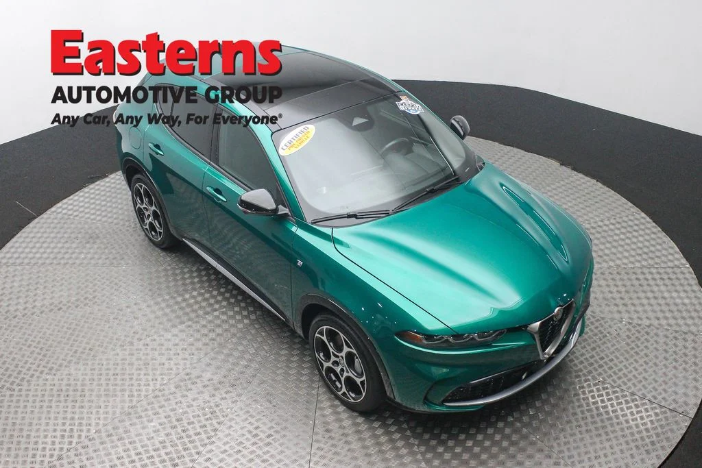 Used 2024 Green Alfa Romeo Ti image 3