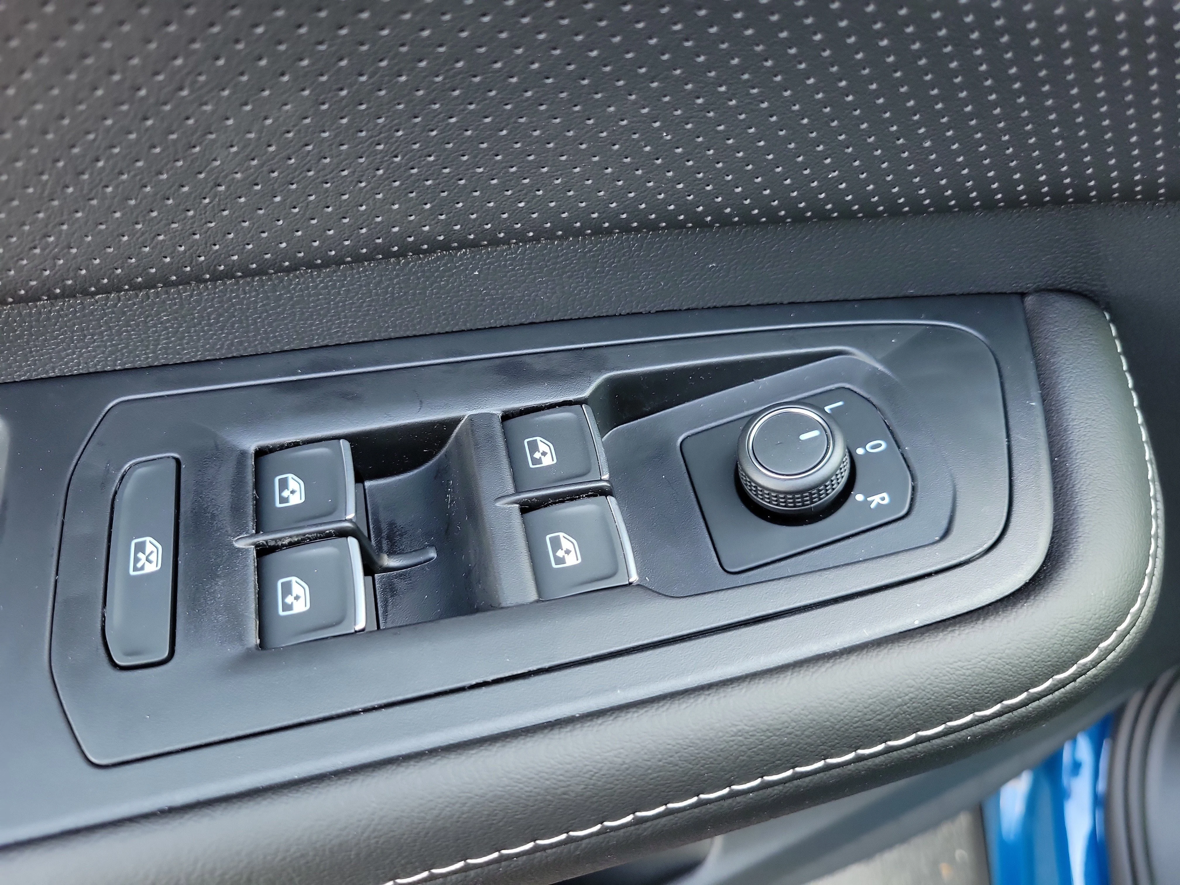New 2026 Blue Volkswagen 2.0T SE w/Technology image 24