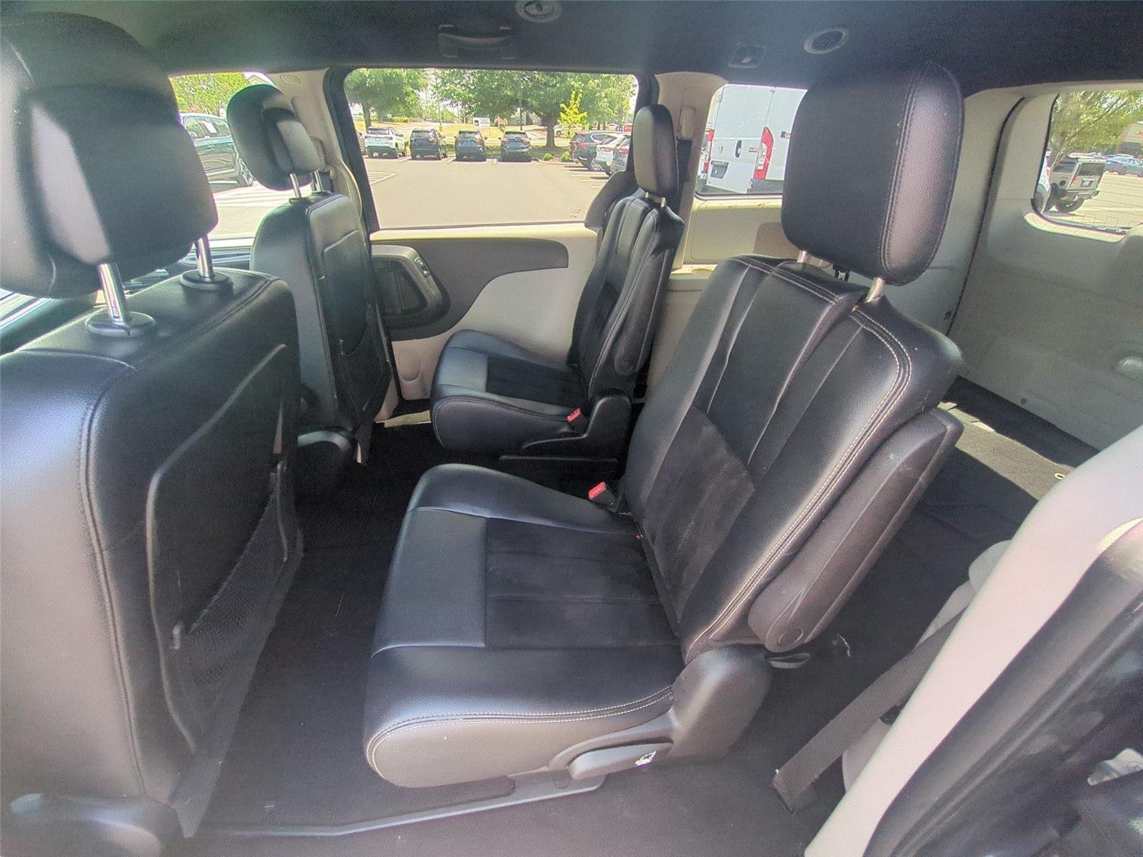 Used 2018 Black Onyx Crystal Pearlcoat Dodge SXT image 45