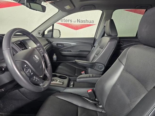 Used 2023 White Honda RTL image 5