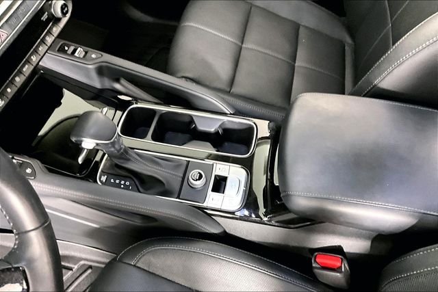 Used 2020 Green Kia EX image 17