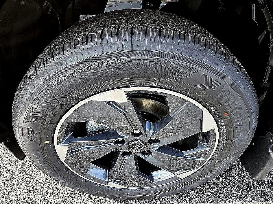 2025 Nissan Rogue SV - Photo 13